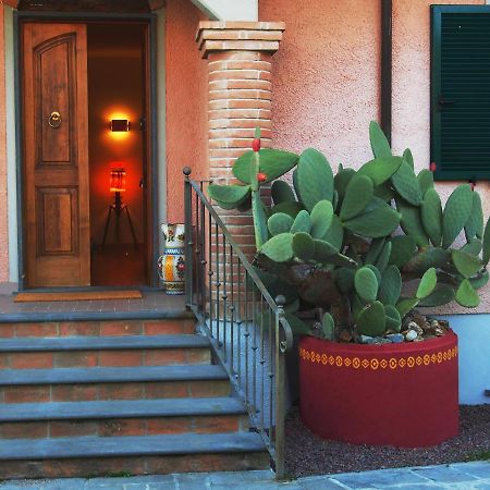 La Casa Di Mario Villa Massa  Buitenkant foto