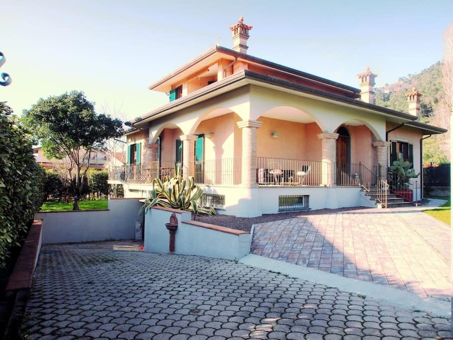 La Casa Di Mario Villa Massa  Buitenkant foto
